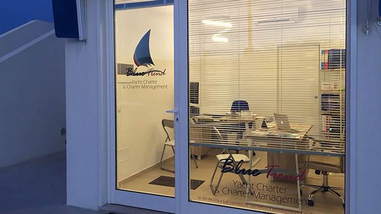 Blue_Trend-01_InPixio