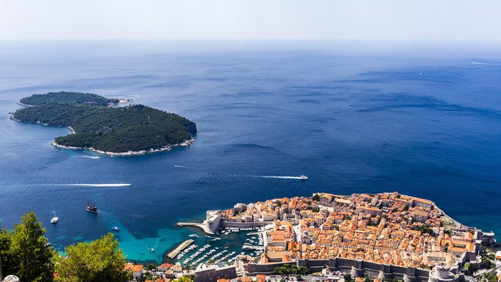 Blick auf Dubrovnik und die Insel Lokrum Blick auf Dubrovnik und die Insel Lokrum