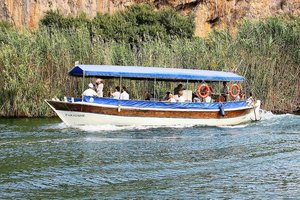 Ausflugsboot im Dalyan Delta image-15922