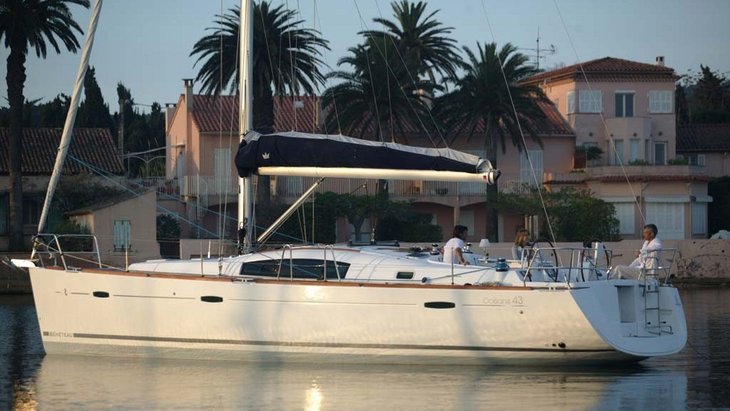 beneteau-oceanis-43-segelyacht_1_1