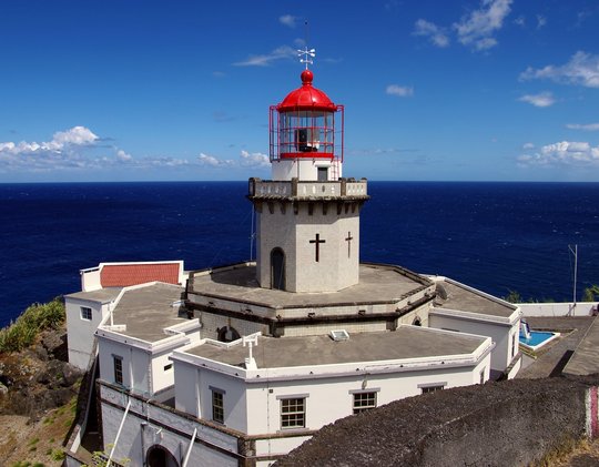 lighthouse-5198525_1920